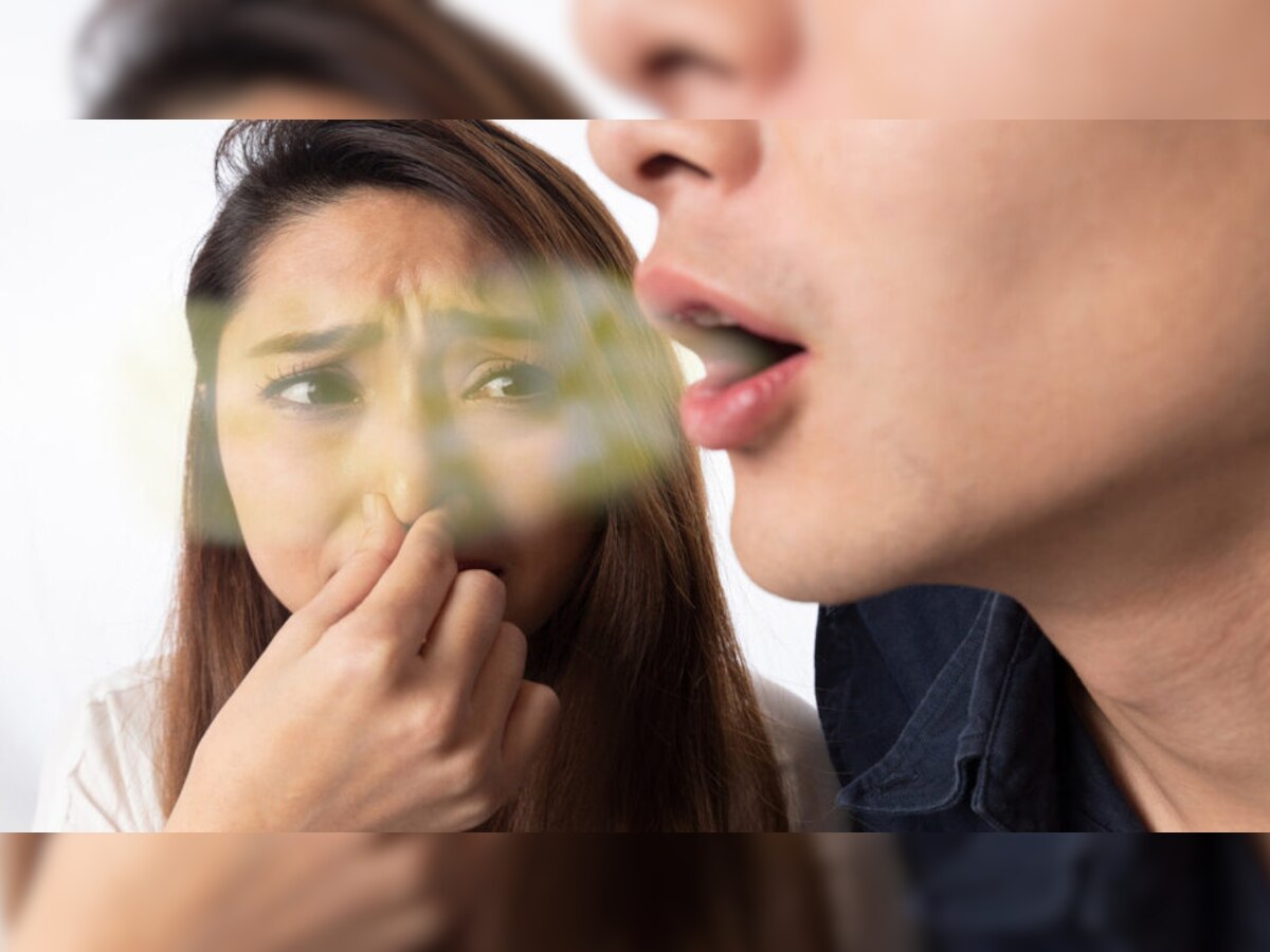Health Tips: आपके मुंह से बदबू आएगी तो लोग क्‍या सोचेंगे? निजात पाने के लिए करें ये आसान काम 