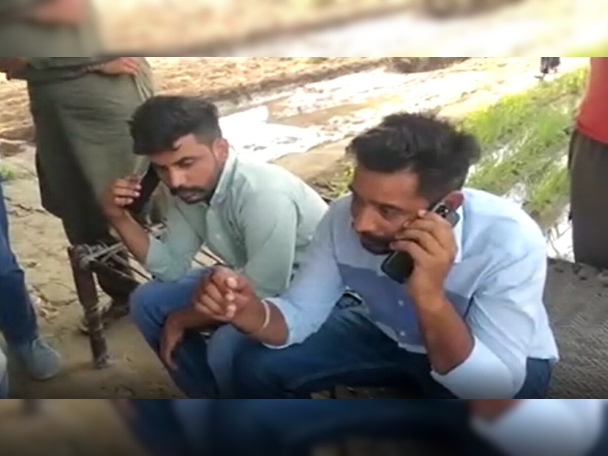 Fatehabad: फतेहाबाद में पराली जलाने से रोकने पहुंचे सरकारी कर्मचारियों को बनाया बंधक