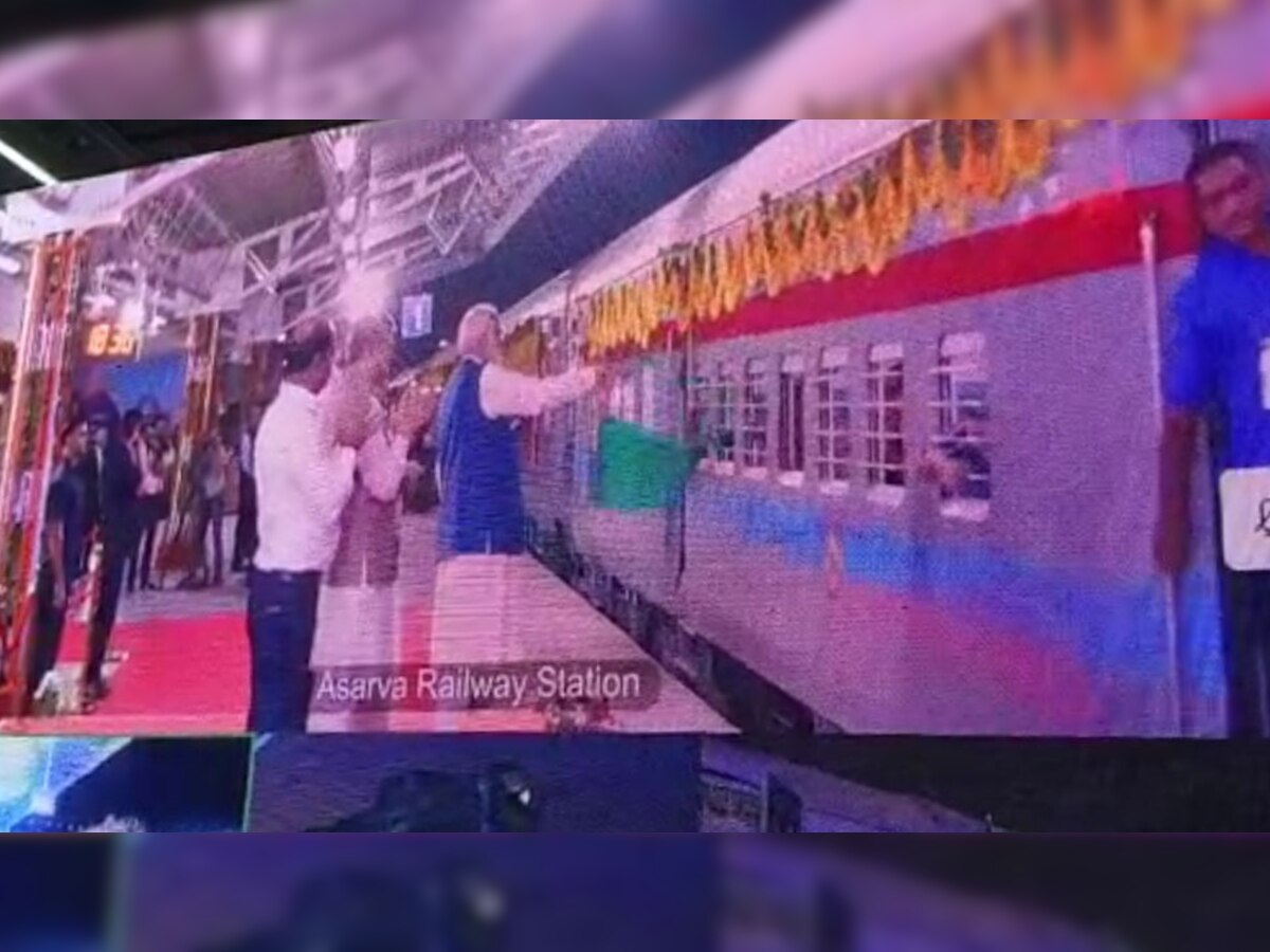 PM मोदी ने दिखाई हरी झंडी