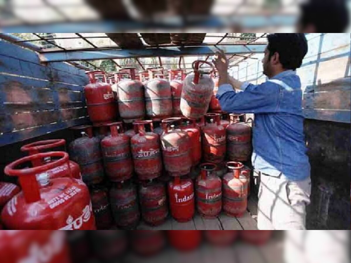 LPG Price: ଖୁସି ଖବର: ୧୧୫ ଟଙ୍କା ଶସ୍ତା ହେଲା LPG ସିଲିଣ୍ଡର, ଜାଣନ୍ତୁ କ'ଣ ରହିଛି ନୂଆ ଦର