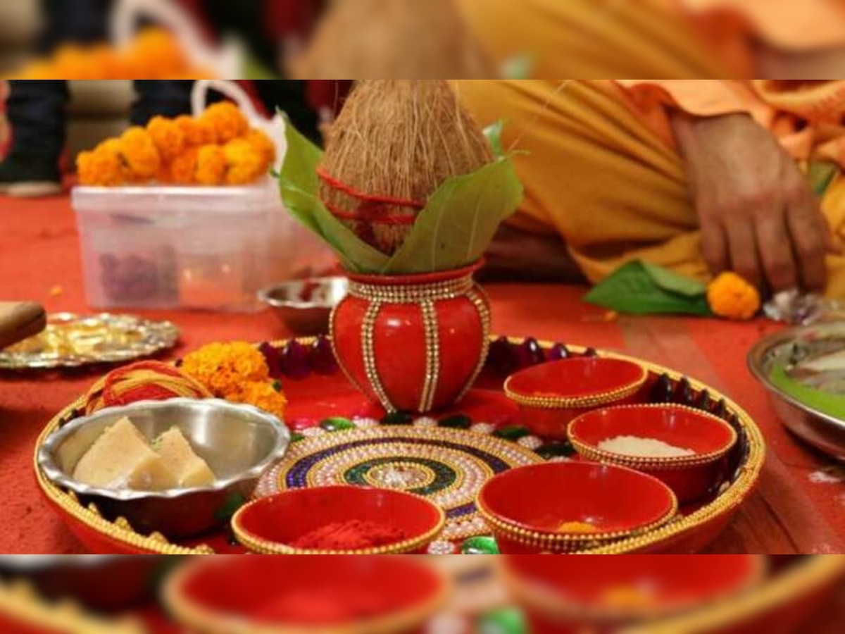 Aarti ki Thali: जहां होती है रोज आरती वहां रहता प्रभु का वास; थाली में सजाएं ये चीजें