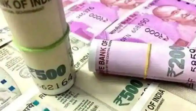 7th pay Commission: अगले साल भी DA hike का रास्ता साफ, जानिए कितनी बढ़ जाएगी सैलरी