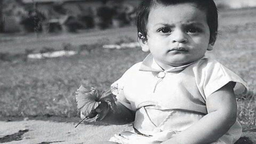 Baba Sad Ruk Shah Rukh Khan Birthday rarest unseen photos of King Khan SRK in diaper ...
