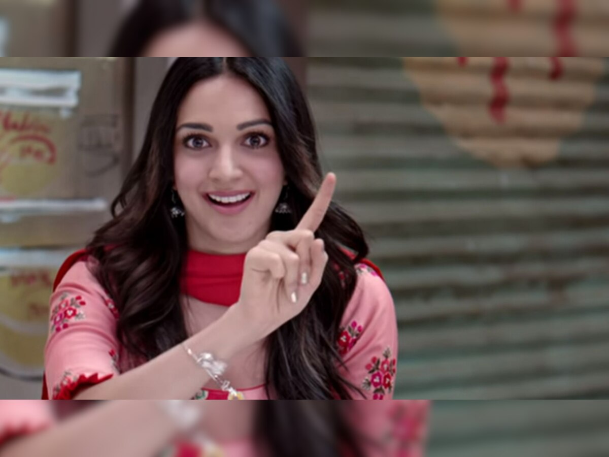 Kiara Advani Video: सूट पहने बेहद सिंपल लुक में निकलीं कियारा आडवाणी, हसीनाओं के बोल्ड अंदाज को छोड़ा पीछे