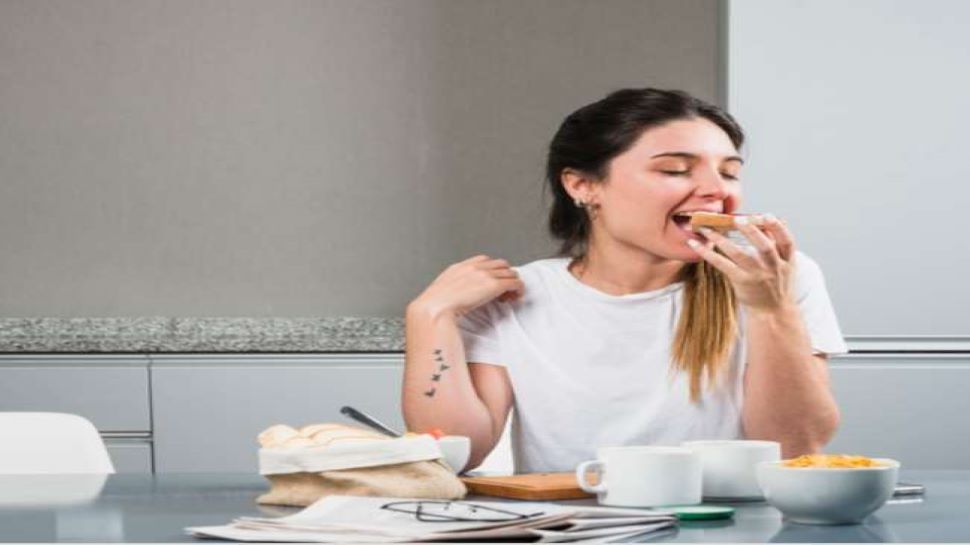 Weight Loss: नाश्ते में भूलकर भी न खाएं ये चीजें, तेजी से बढ़ सकता है वजन