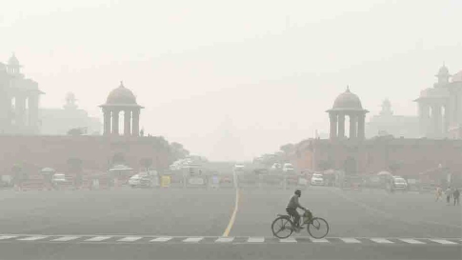 Pollution: दिल्ली में ग्रेप लागू; स्कूल, दफ्तर, ऑड-ईवन को लेकर हाई लेवल मीटिंग