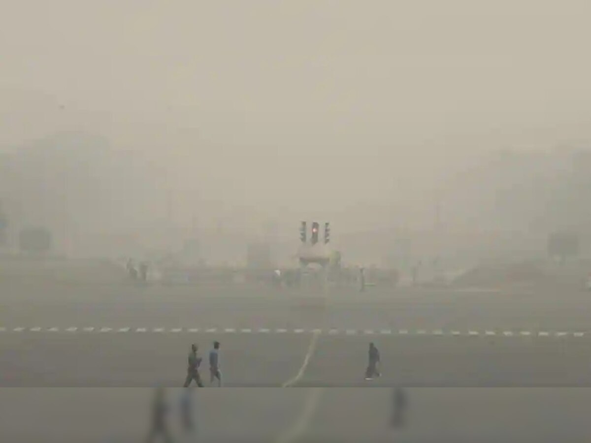 Delhi-NCR में 'जहरीली' हुई हवा, नोएडा में स्कूल बंद सहित लगाई गई ये पाबंदियां