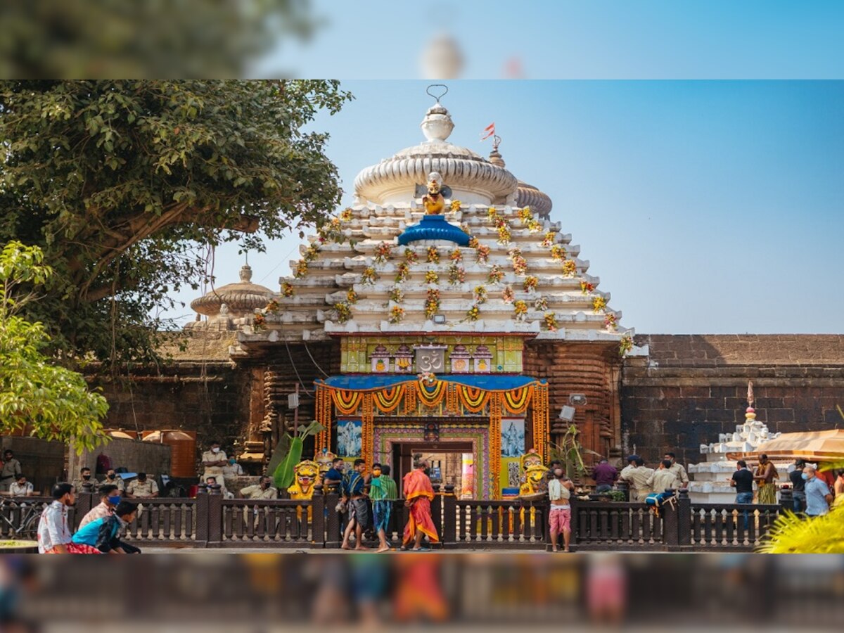 Sri Lingaraj Temple: ପିତ୍ତଳ, ରୁପା ନା କାଠ? ଦୀର୍ଘ ୪୨ ମାସ ଝୁଲିବା ପରେ ବଦଳିବ ମୁଖ୍ୟ କବାଟ