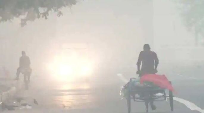 Delhi Weather AQI: आज गिरा दिल्ली का तापमान, इन जगहों पर 400 से ऊपर पहुंचा AQI