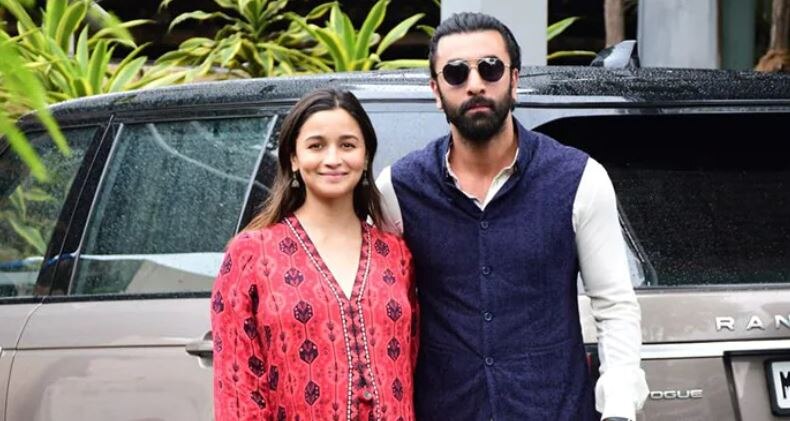 Alia Bhatt Delivery: कपूर खानदान का आने वाला है चिराग! डिलीवरी के लिए रणबीर संग अस्पताल पहुंचीं आलिया भट्ट