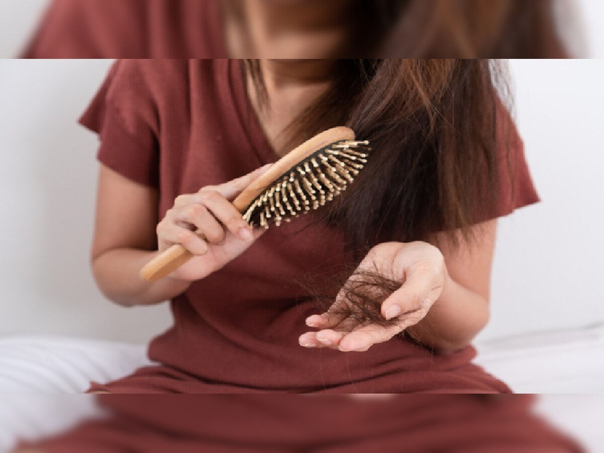 Hair Care: बालों को झड़ना और टूटना होगा खत्म, करें इन 4 जूस का सेवन 