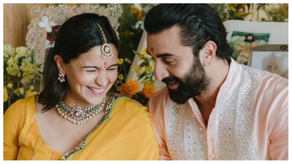 New Mom Alia Bhatt and Ranbir Kapoor baby girl first Photo Amul Share