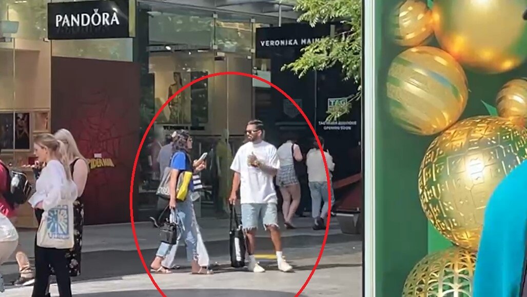KL Rahul and Athiya Shetty: केएल राहुल के साथ एडिलेड में शॉपिंग करते स्पॉट हुईं अथिया शेट्टी, सामने आया ये लेटेस्ट Video