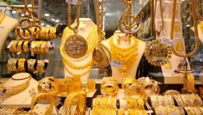 Gold Rate Today: दिल्ली सर्राफा बाजार में गिरी गोल्ड की कीमत, 8,600 रुपये सस्ता हुआ सोना 