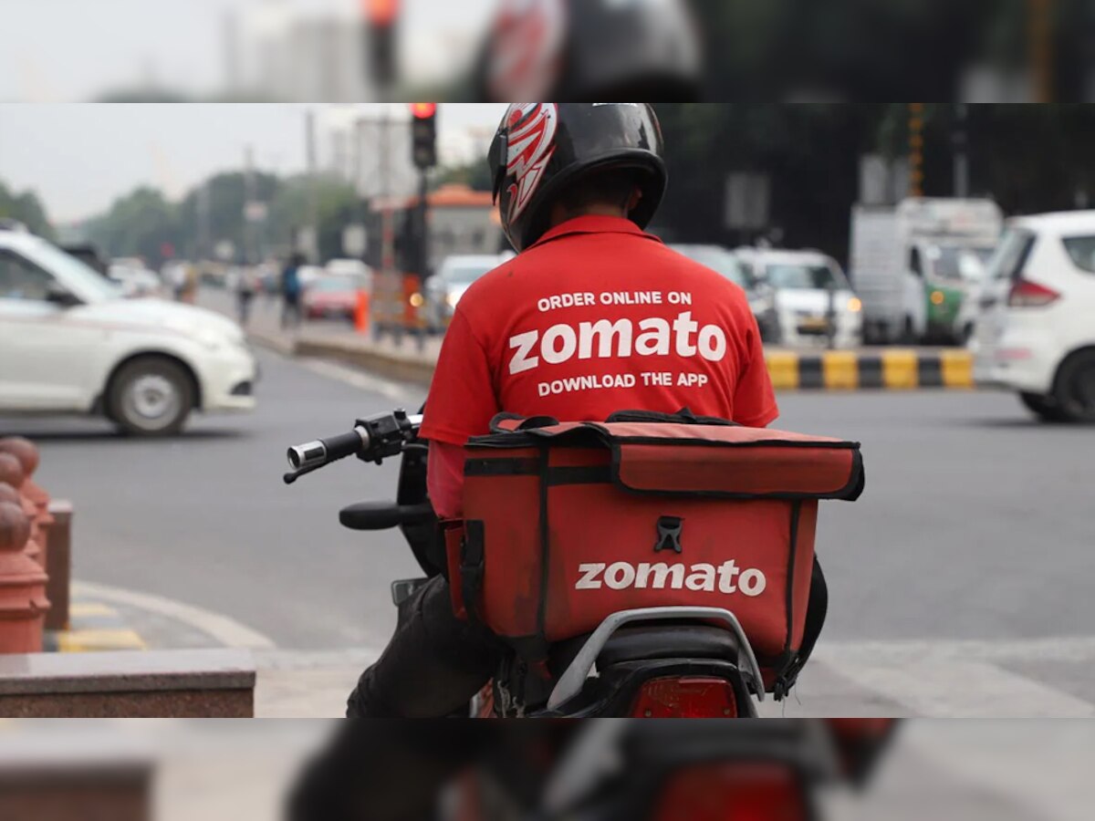 Zomato ने Delhi Pollution में चिकन डिलीवरी पर किया ऐसा ट्वीट, यूजर्स ने जमकर फटकारा