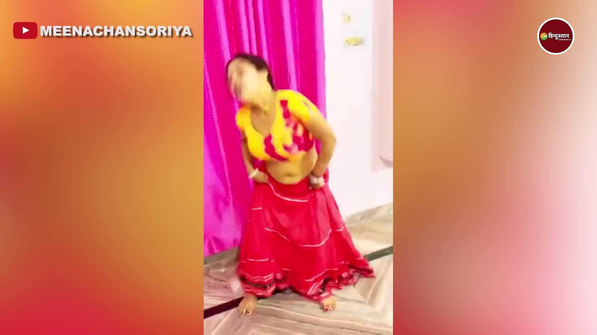 Desi Bhabhi Back Breaking Dance In Red Ghagra People Blown After Watching Video लाल घाघरे में 