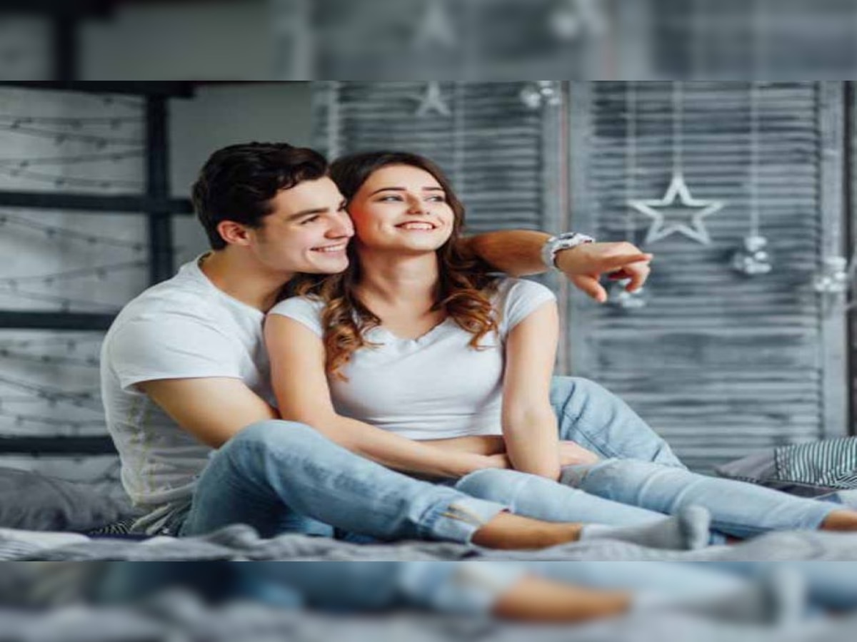 Relationship Tips: ये आदतें आपको बनाती हैं हैप्पी कपल, कभी नहीं आती है रिश्ते में दूरी