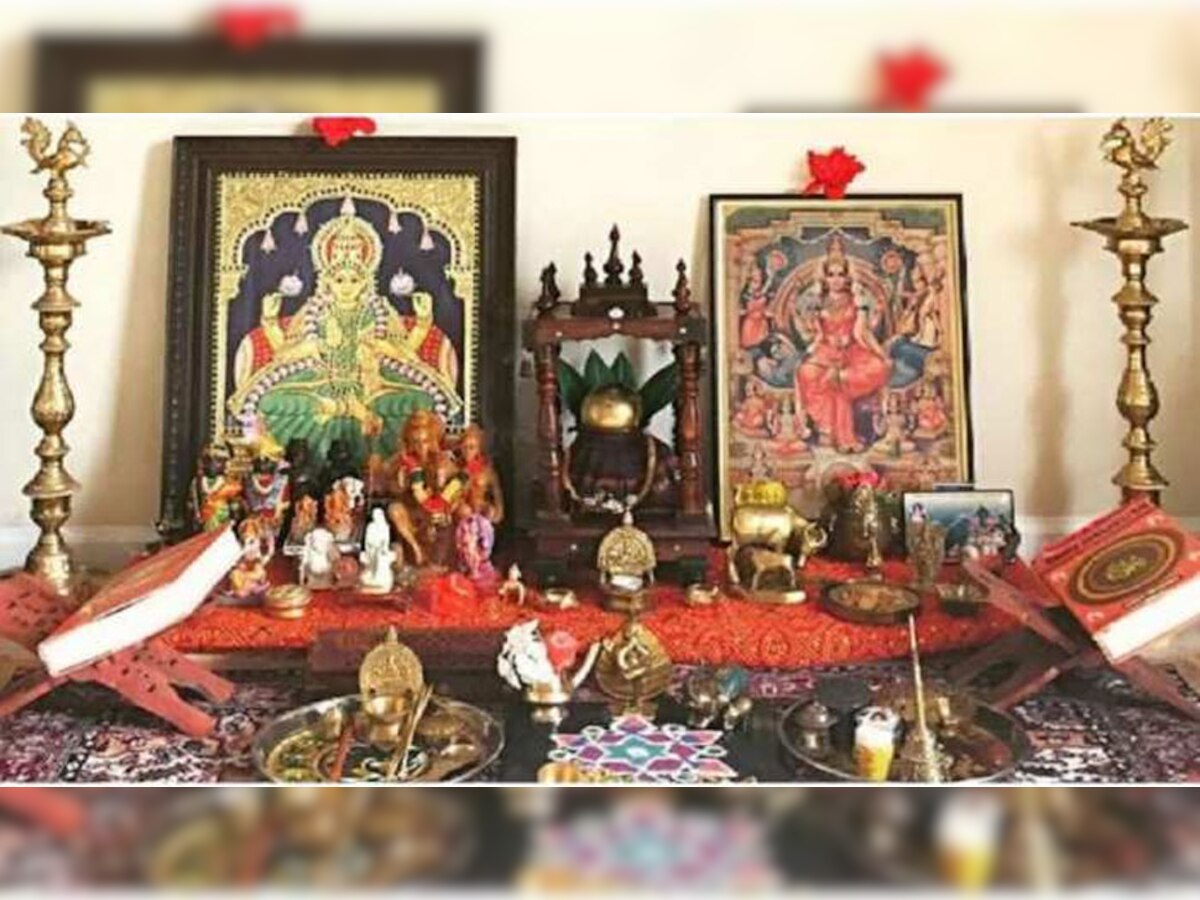 Vastu Tips: घर के मंदिर में इस दिशा में करें भगवान का मुख, विपत्तियां रहेंगी कोसों दूर