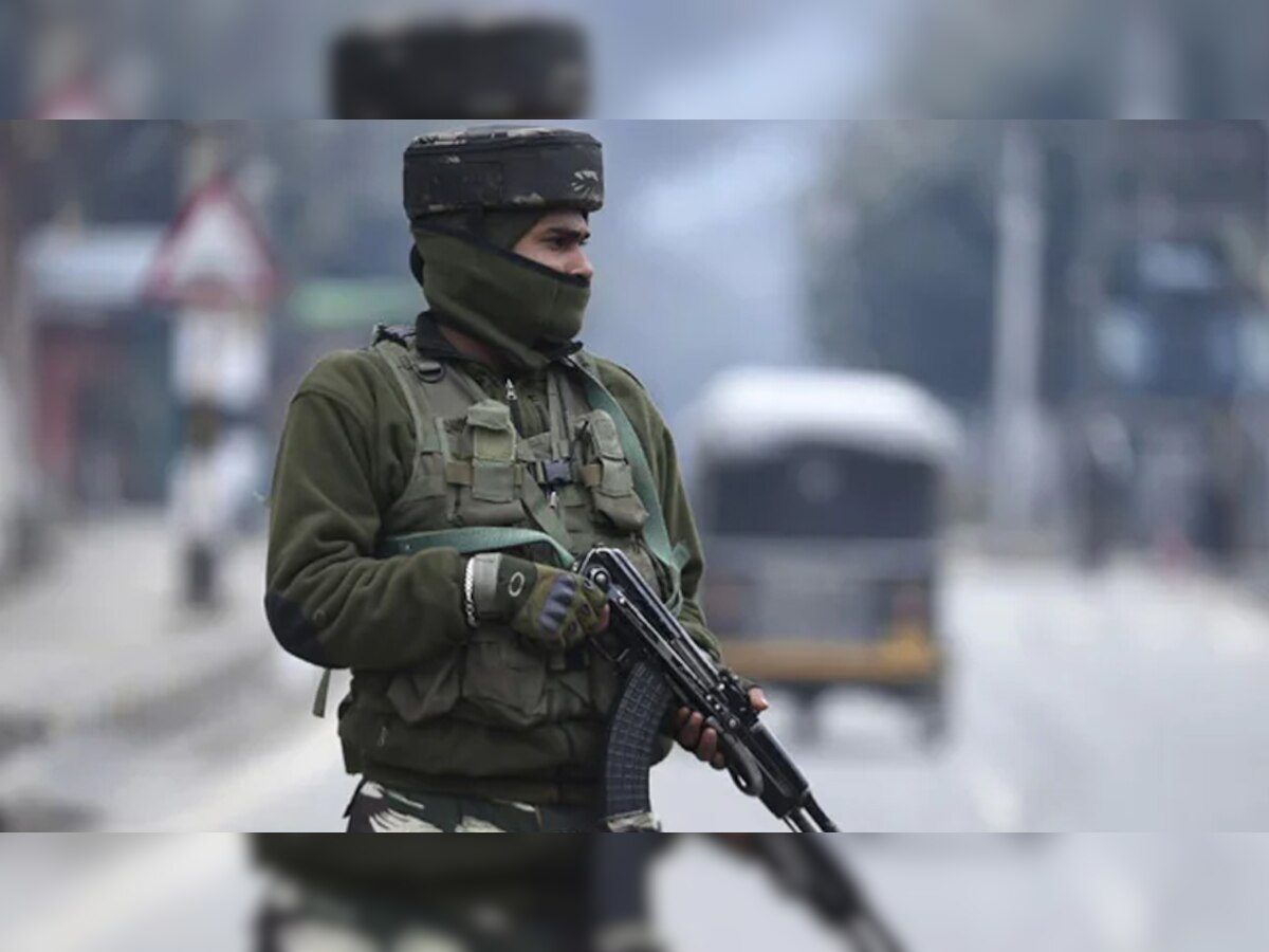 Jammu and Kashmir Encounter: शोपियां में एक आतंकवादी ढेर, जारी है सर्च ऑपरेशन