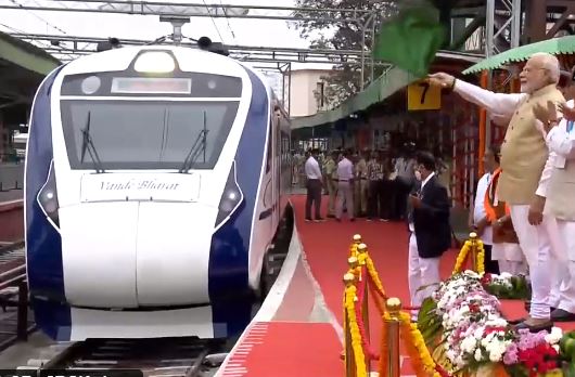 5वीं ‘वंदे भारत’ एक्सप्रेस को पीएम ने दिखाई हरी झंडी, जानें किस ट्रेन में सफर करने पर मिलेंगे 5 हजार रुपये