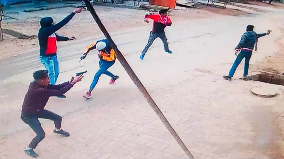 प्रदीप सिंह क़त्ल मामले में पुलिस को मिली बड़ी कामयाबी, 4 मुल्ज़िमीन गिरफ़्तार प्रदीप सिंह क़त्ल मामले में पुलिस को मिली बड़ी कामयाबी, 4 मुल्ज़िमीन गिरफ़्तार