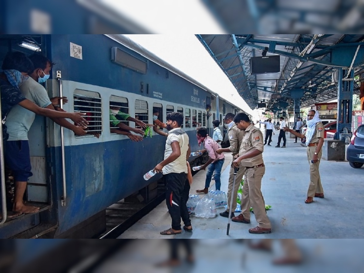 Indian Railways: रेलवे ने करोड़ों यात्रियों को दिया तोहफा, अब इस ट्रेन में जिंदगीभर करें फ्री में सफर