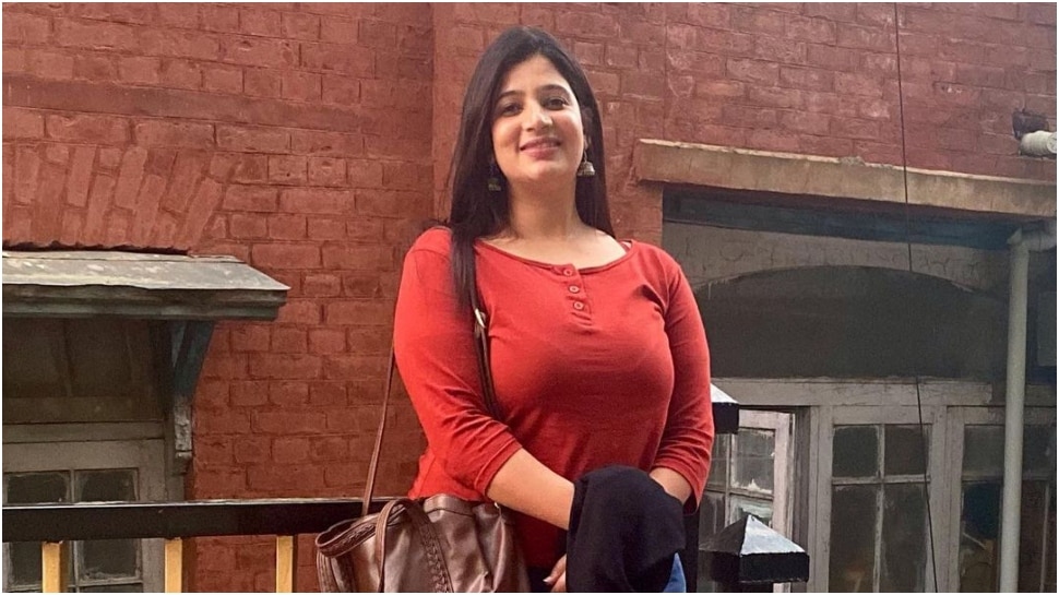 हिमाचल की लेडी अफसर हिमाचल की लेडी अफसर