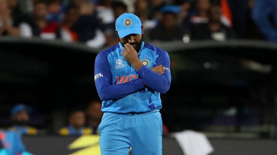 Rohit Sharma: ଡ୍ରେସିଂ ରୁମରେ ରୋହିତଙ୍କୁ ସମ୍ଭାଳିବା ହୋଇଥିଲା କଷ୍ଟକର, ଜାଣନ୍ତୁ କାହିଁକି Rohit Sharma: ଡ୍ରେସିଂ ରୁମରେ ରୋହିତଙ୍କୁ ସମ୍ଭାଳିବା ହୋଇଥିଲା କଷ୍ଟକର, ଜାଣନ୍ତୁ କାହିଁକି