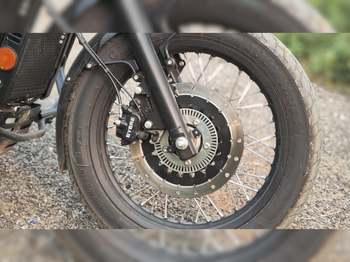 Bike Disk Brake: सिर्फ डिजाइन के लिए नहीं होते डिस्क ब्रेक में मिलने वाले छेद, इस तरह बचाते हैं आपकी जान