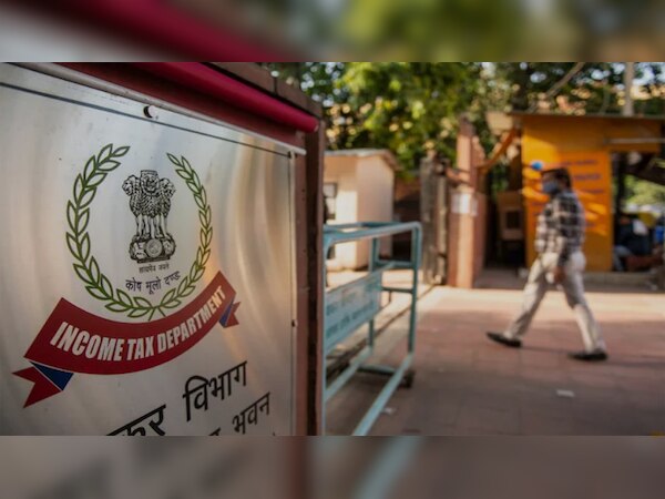 INCOME Tax Raid in UP: IT raids several locations of Keyal Empire ...