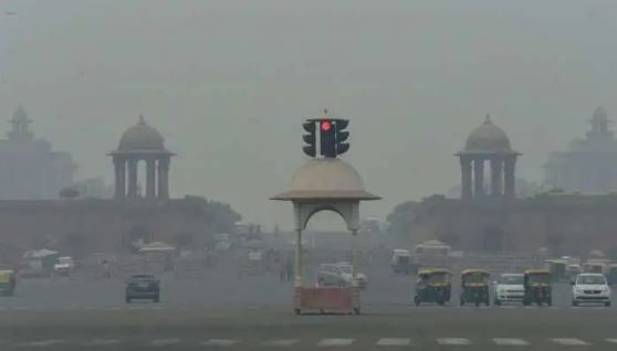 Delhi Weather AQI: दिल्ली में 311 पर पहुंचा AQI, आज 29 डिग्री दर्ज किया गया अधिकतम तापमान