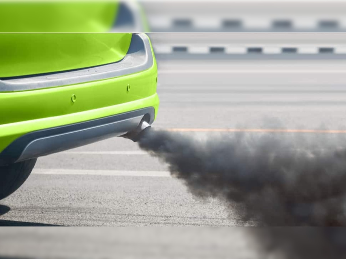Auto Tips: जब Car से निकलने लगे ऐसा धुंआ तो बिलकुल न करें Ignore, ये स्टेप्स तुरंत करें फॉलो