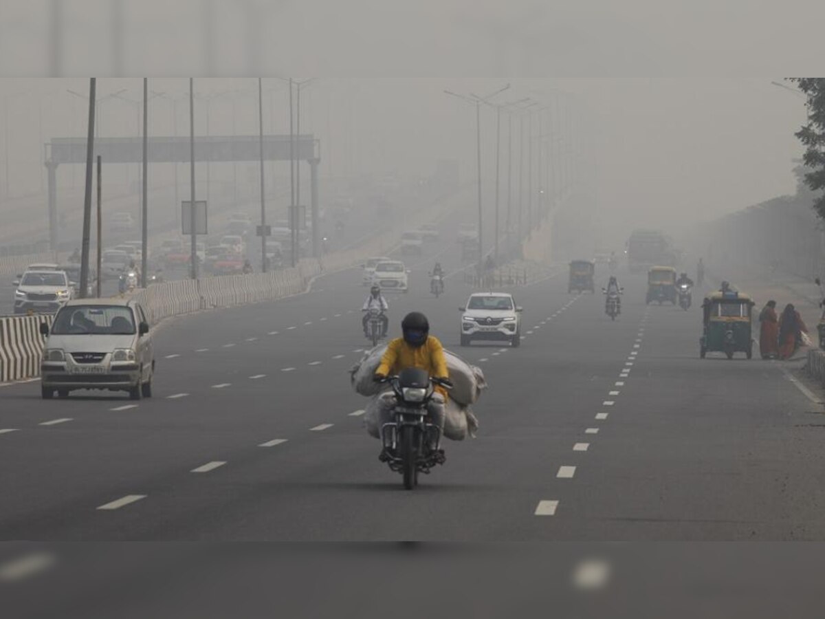 Delhi Pollution: दिल्ली में सुधर रहे हैं प्रदूषण के हालात, आज से इन वाहन चालकों को राहत; नहीं कटेगा चलान
