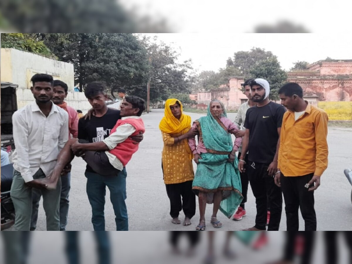 Sambhal: छात्राओं से छेड़खानी के विरोध पर दो समुदायों के बीच पथराव और फायरिंग, दो महिलाओं समेत 7 घायल