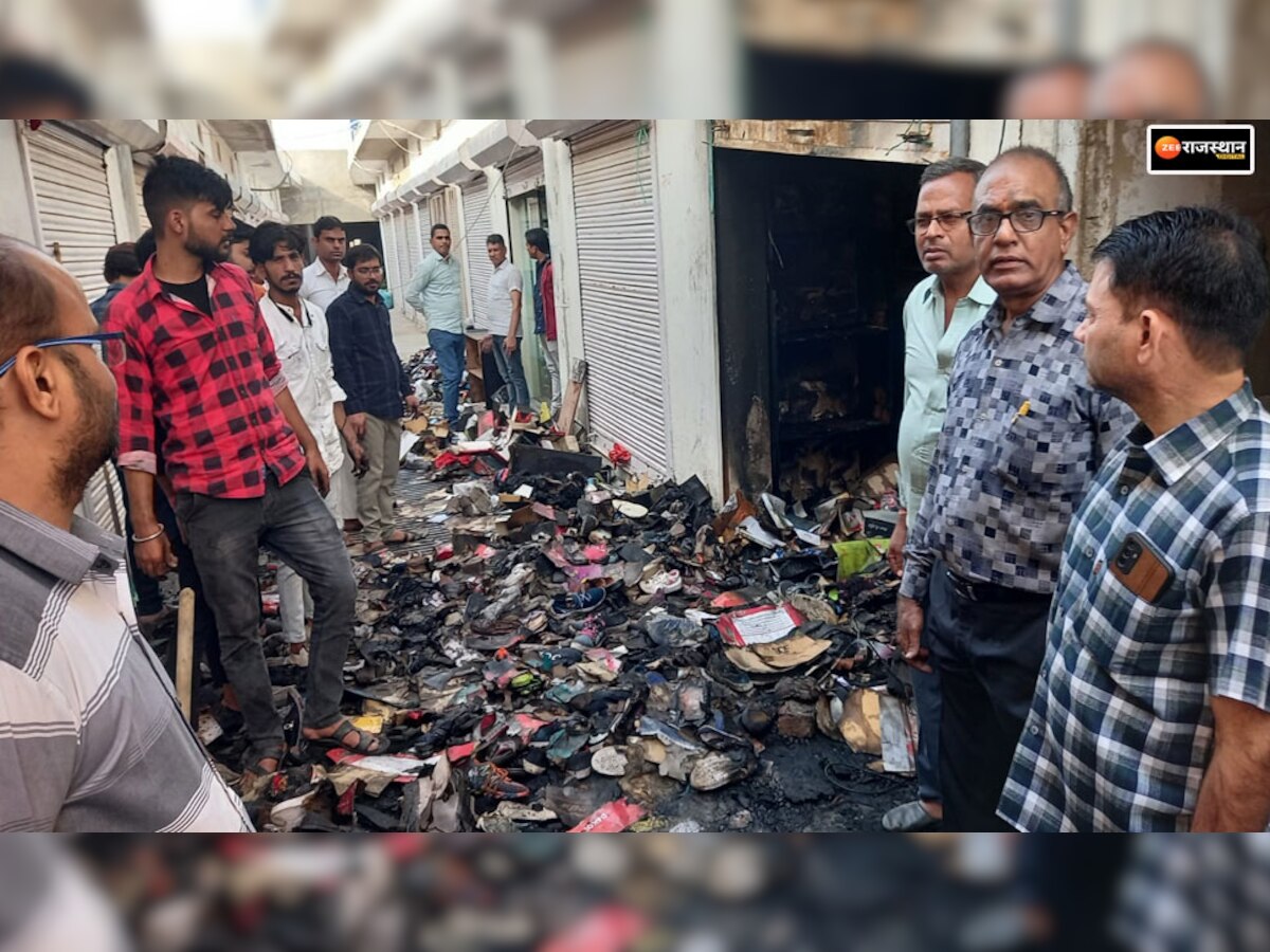 डेगाना: रांका मार्केट में जूता-चप्पलों की दुकान में लगी भीषण आग, लाखों का सामान जलकर हुआ राख