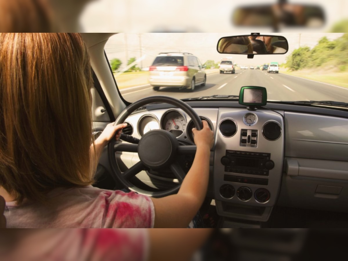 Car Driving Tips: ज्यादा ट्रैफिक में Car ड्राइविंग से लगता है डर? इन 4 बातों से बन जाएंगे एक्सपर्ट 