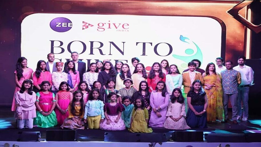 Born to Shine: Zee एंटरटेनमेंट ने देशभर के 30 होनहार बच्चियों को दी स्पेशल स्कॉलरशिप