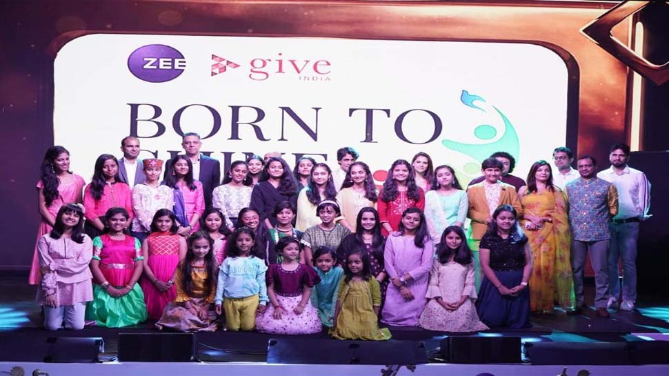 Born to Shine: Zee एंटरटेनमेंट ने देशभर के 30 होनहार बच्चियों को दी स्पेशल स्कॉलरशिप Born to Shine: Zee एंटरटेनमेंट ने देशभर के 30 होनहार बच्चियों को दी स्पेशल स्कॉलरशिप
