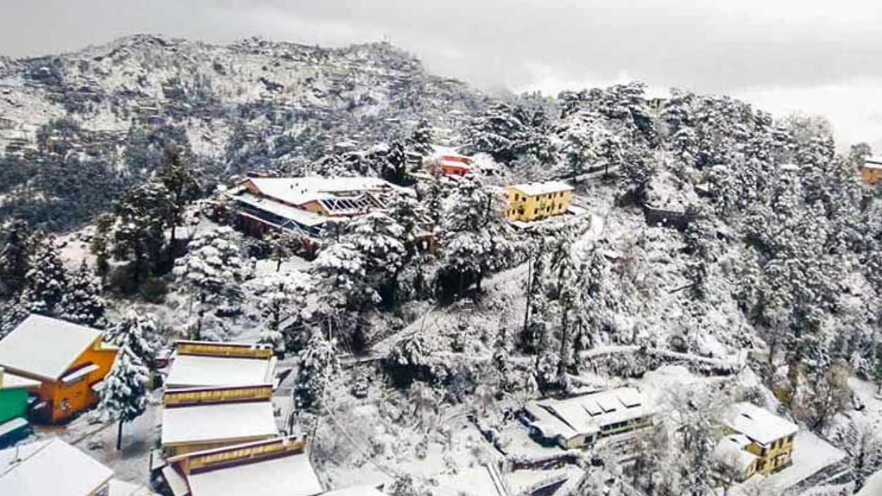 Weather Update: बर्फबारी के बाद अब इस राज्य में बारिश की संभावना, तापमान में आई भारी गिरावट