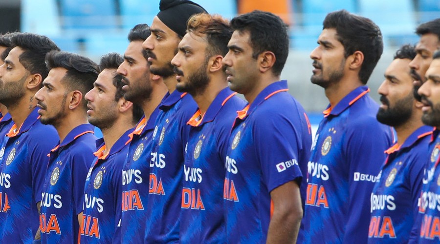 क्रिकेट टीम में एक कोच से नहीं चलेगा काम, भारतीय दिग्गज ने बताया...क्या करें