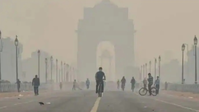 Delhi Weather AQI: आज दिल्ली के आसमान में बादल छाने की उम्मीद, जानें कैसी रहेगी एयर क्वालिटी