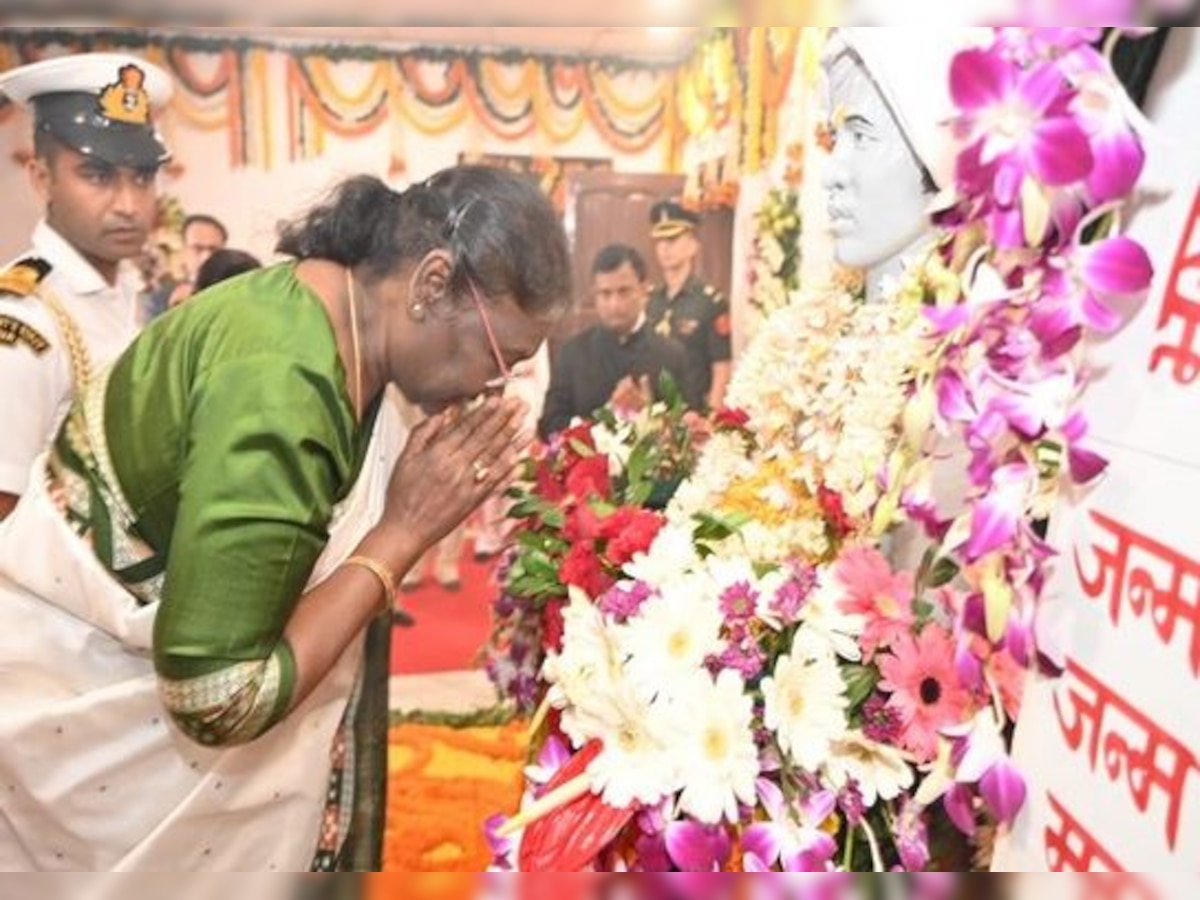 Birsa Munda Jayanti: भगवान बिरसा के वंशजों से मिलीं राष्ट्रपति, खूंटी में मेले जैसा नजारा