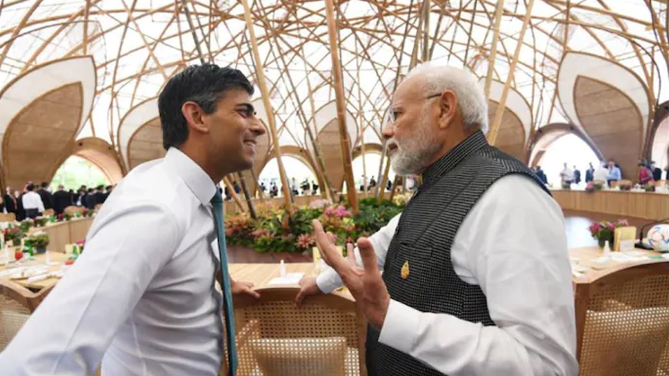 PM मोदी से पहली मुलाकात पर ऋषि सुनक ने दिया तोहफा, देंगे भारतीयों को 3,000 वीजा PM मोदी से पहली मुलाकात पर ऋषि सुनक ने दिया तोहफा, देंगे भारतीयों को 3,000 वीजा