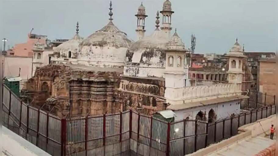 Gyanvapi Case: क्या ज्ञानवापी मस्जिद में जारी रहेगी नमाज़? आज अदालत सुनाएगी फैसला