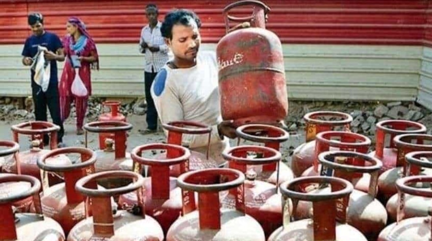 घरेलू LPG गैस सिलेंडर पर सरकार चिपकाएगी QR Code, जानें इससे आपको क्या होगा फायदा