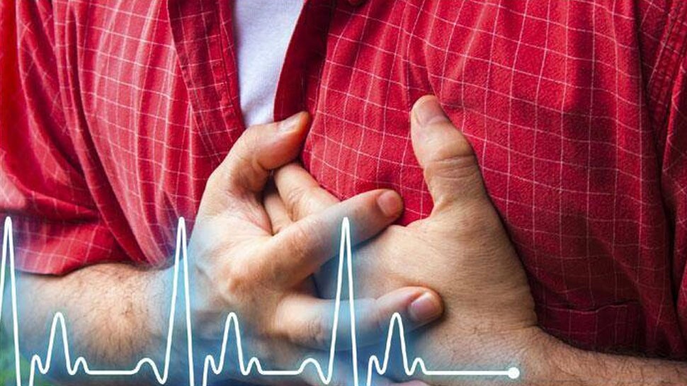 Heart Attack Symptoms: अगर शरीर में दिखने लगें ये संकेत तो हो जाएं अलर्ट, हार्ट अटैक के हो सकते हैं लक्षण, तुरंत शुरू कर दें ये उपाय