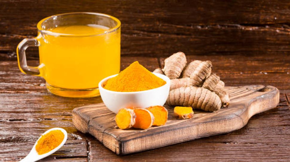 Turmeric Water: सुबह खाली पेट पिएं इस चीज का पानी, मक्खन की तरह पिघलेगा मोटापा