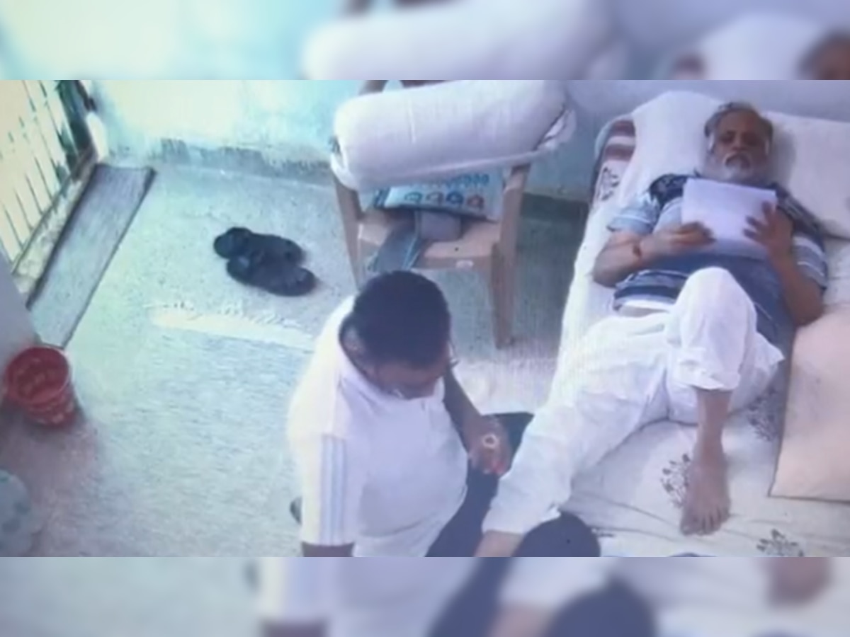 Satyendar Jain Massage Video: AAP नेता सत्येंद्र जैन का जेल में मसाज कराते हुए वीडियो वायरल; देखें