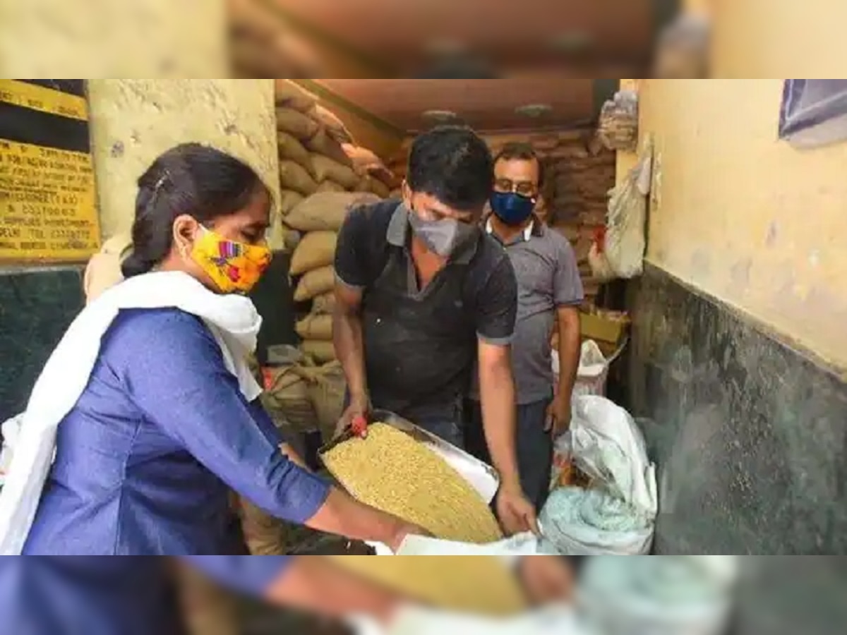 Free Ration: फ्री राशन लेने वालों की हो गई बल्ले-बल्ले! सरकार ने किया ये बड़ा बदलाव, पूरे देश में लागू होगा नियम