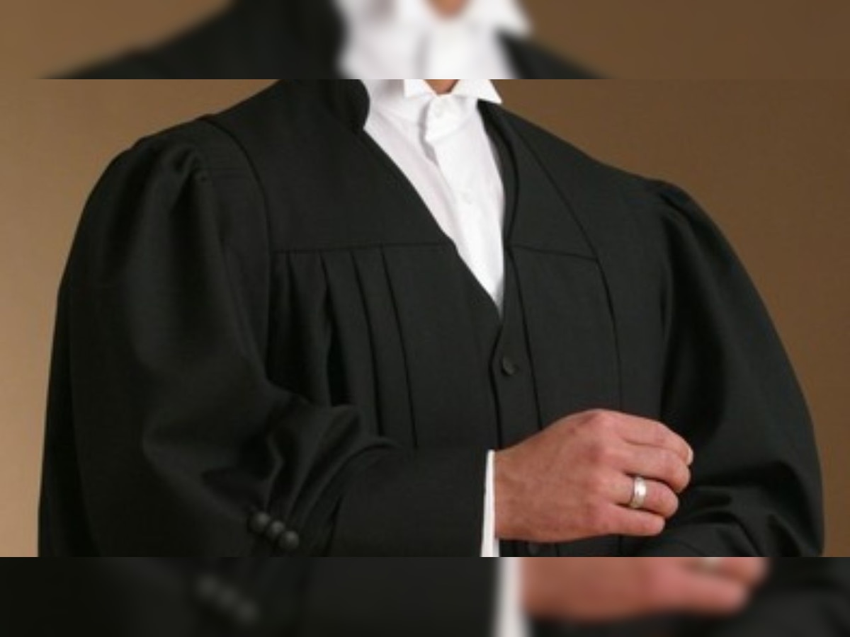 Lawyers wear black coats after this incident of 1327 Dress code of why do lawyers wear black